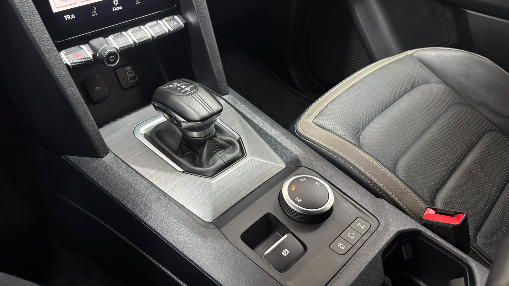 VOLKSWAGEN AMAROK 25